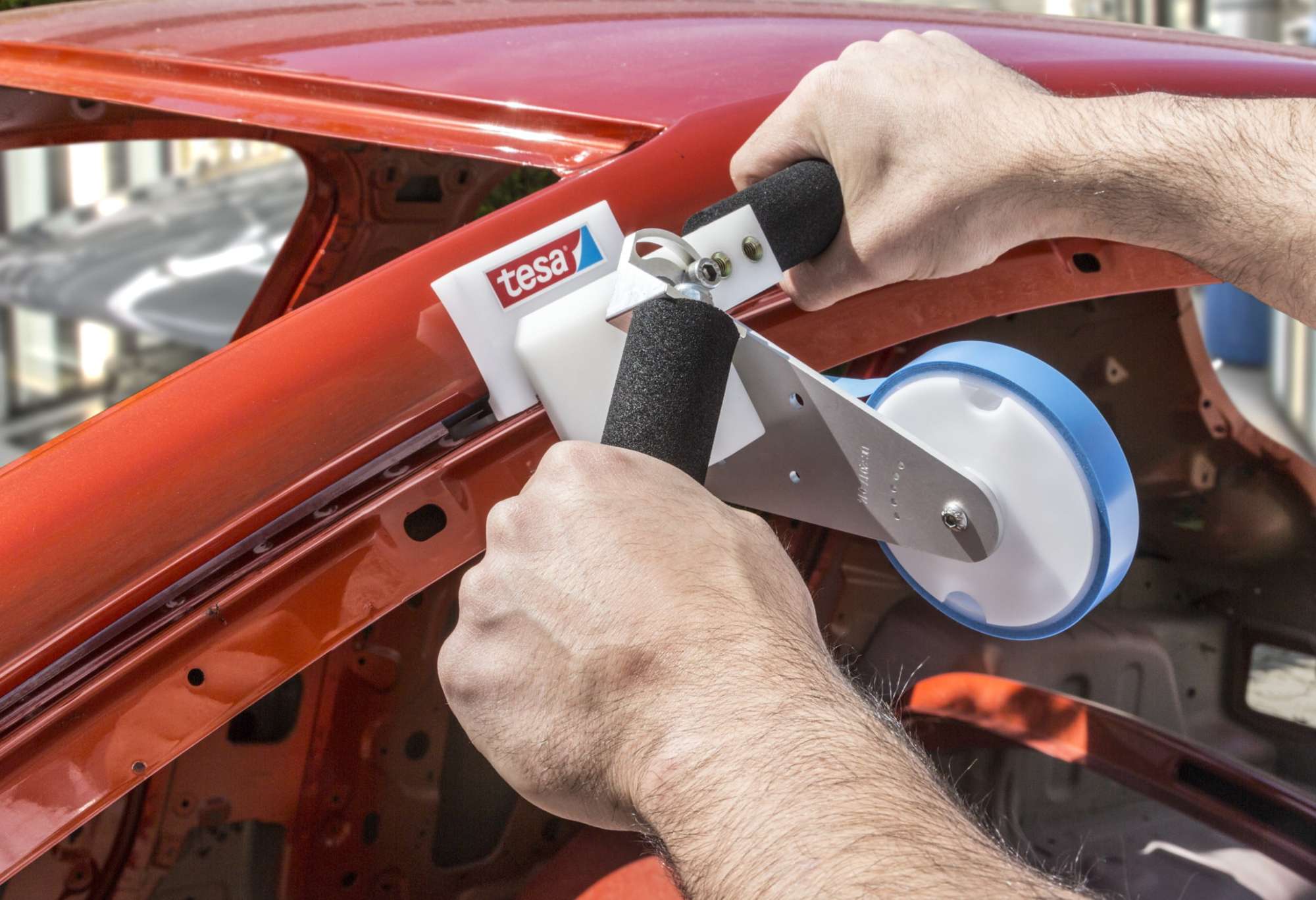 50777-PARENT tesa 50777 Abdeckband bei Design- und Zweifarb- Lackierprozessen