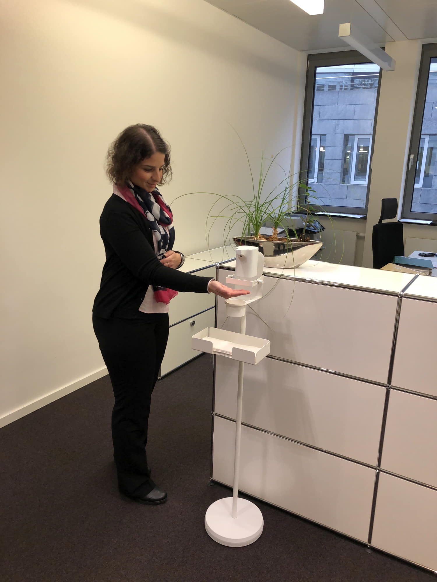 WEDO Spender Desinfektion 350 ml ws, Tischmodell mit Sensortechnik