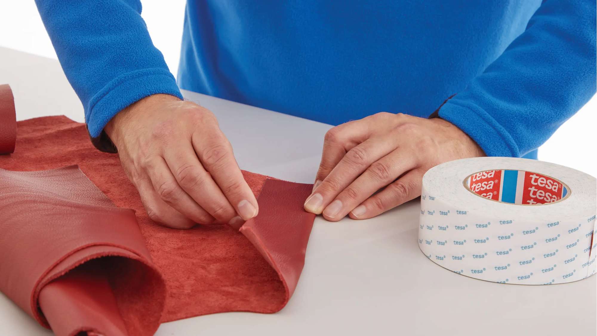 4943-001 tesafix 4943 doppelseitiges Klebeband mit Vliesträger, 50 m x 50 mm, transluzent