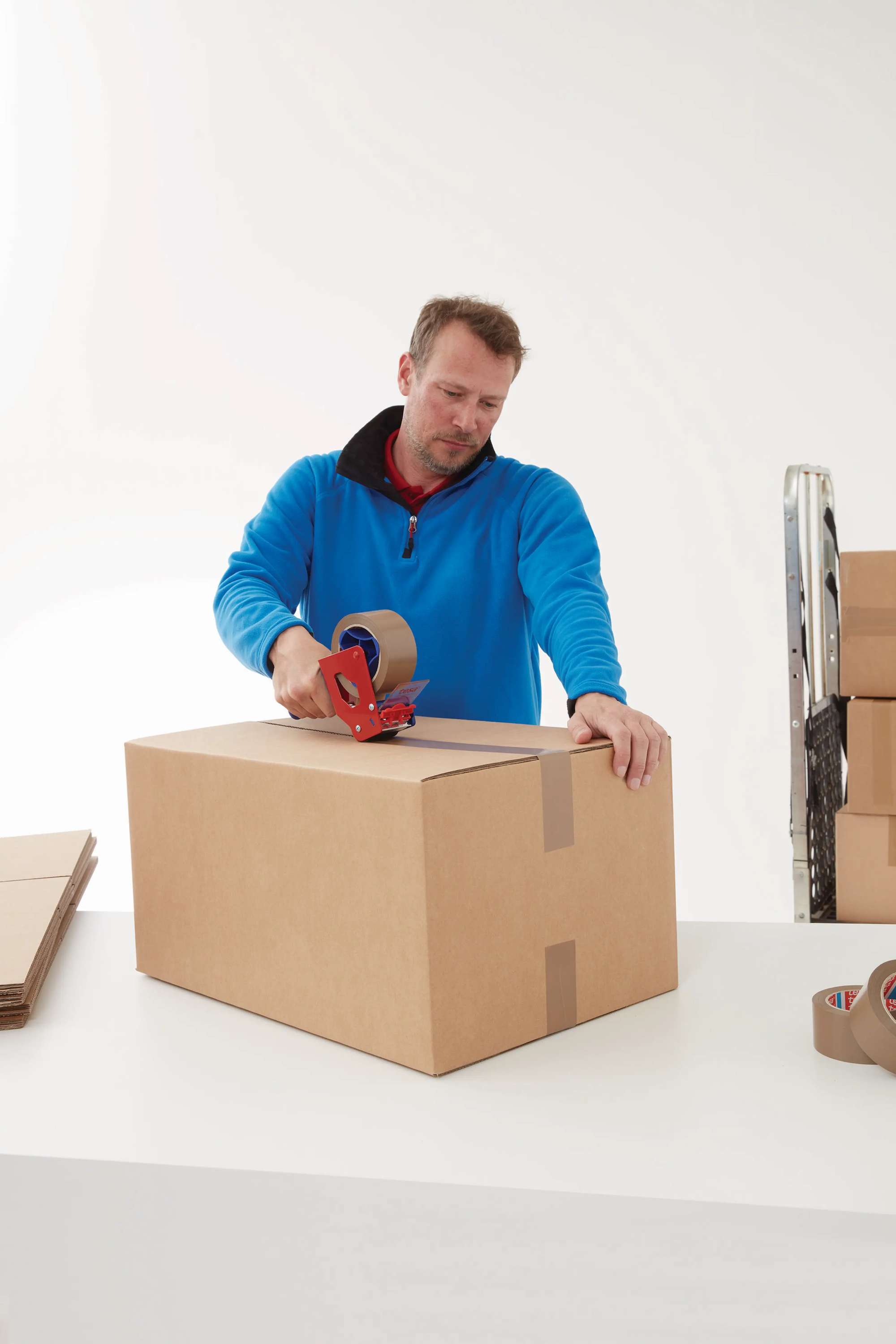 4100-002 tesa 4100 gepraegtes Premium PVC Packband, 66 m x 38 mm, braun